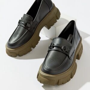 ✨LAST CHANCE!! Steve Madden Trifecta Platform Loafer size 10 US